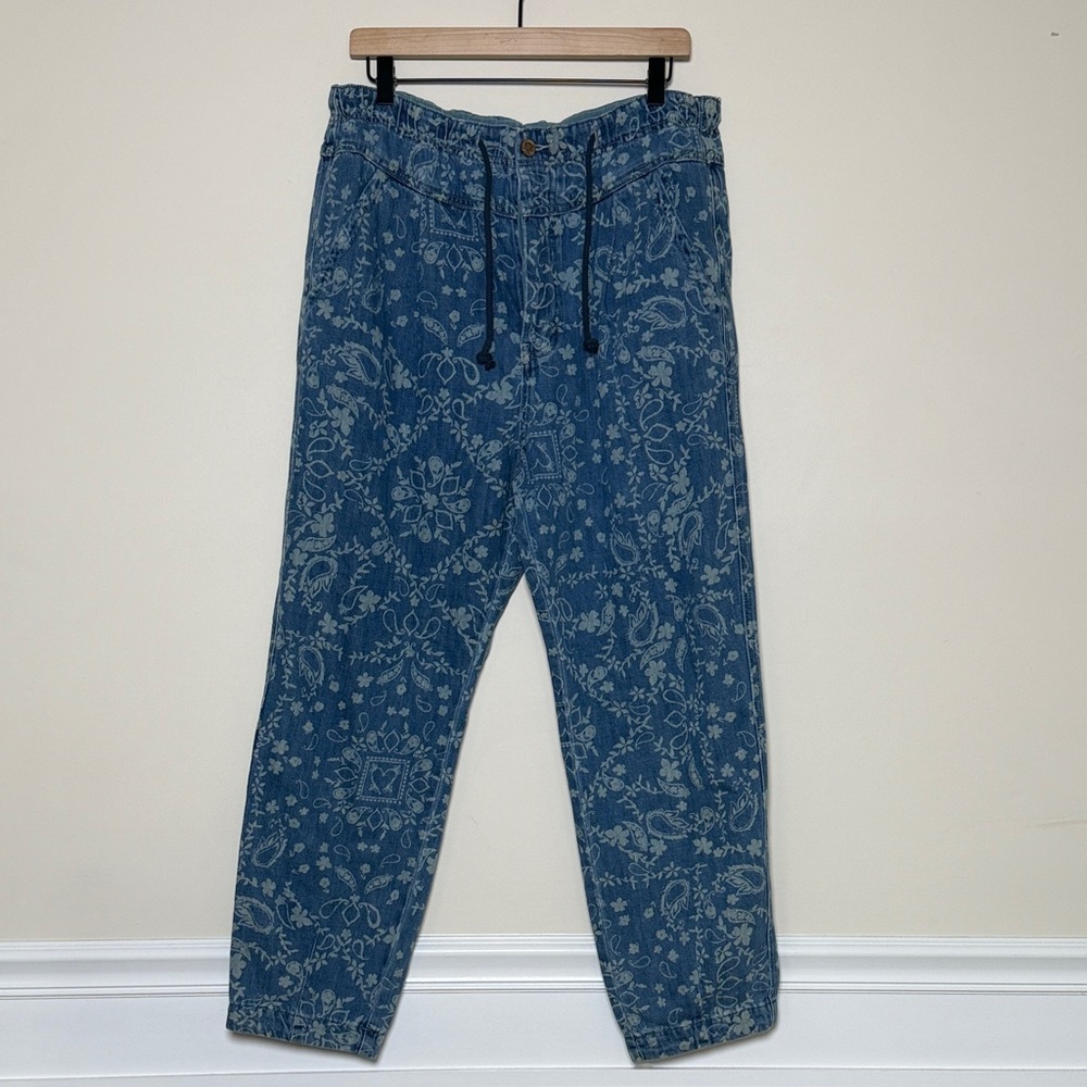 Free People We The Free Denim Joggers Feat. A Blue Bandana Print Size Medium
